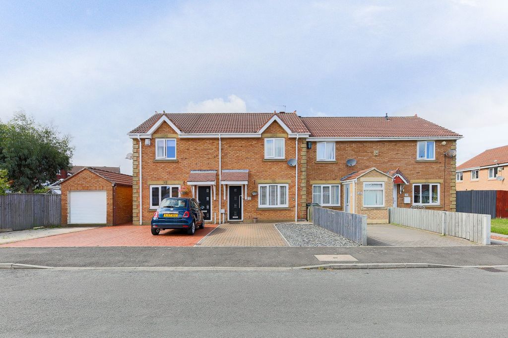Property photo 1 of 17 External