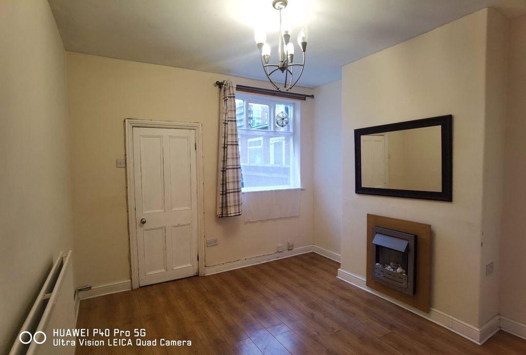 Property photo 3 of 8 Picture No. 02