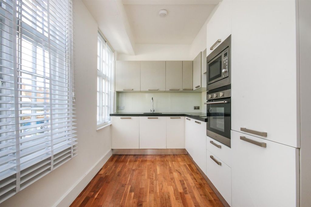 Property photo 2 of 9 2