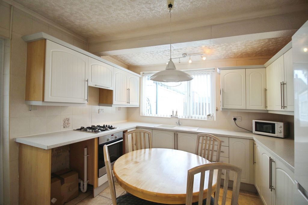 Property photo 3 of 18 Kitchen Diner