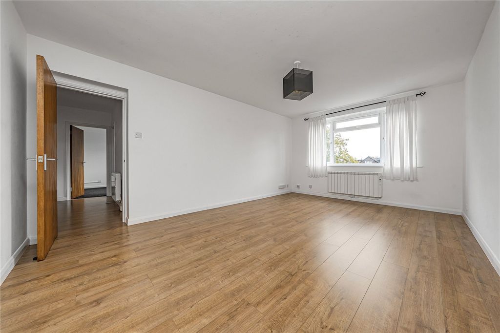 Property photo 2 of 9 Picture No. 14