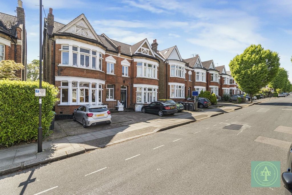 Property photo 2 of 17 Gallery