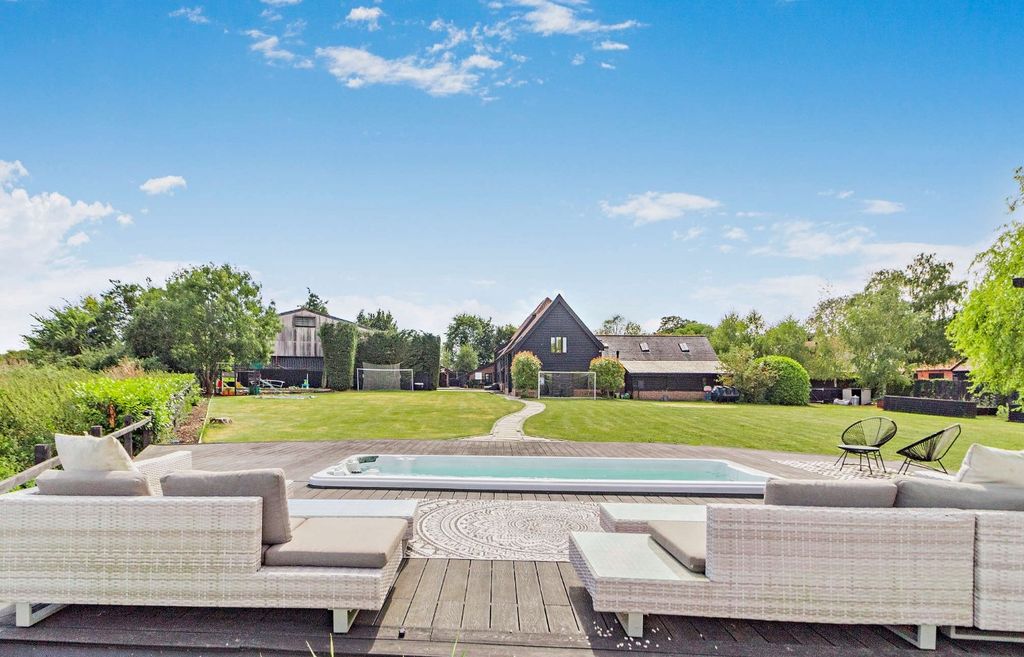 Property photo 1 of 22 Pool