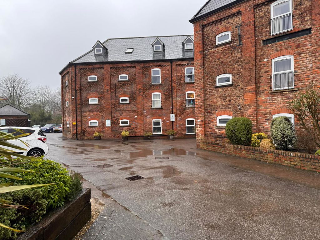 Additional image 7 of 1 bed flat for saleSkerne Road, Driffield YO25