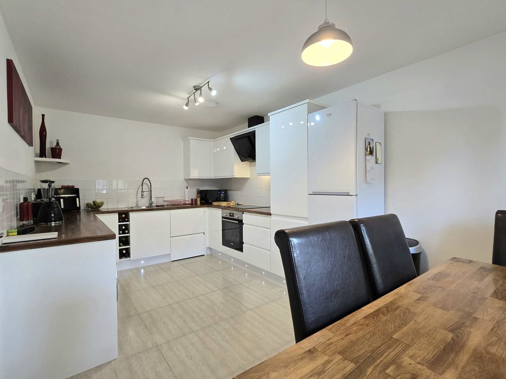 Property photo 3 of 36