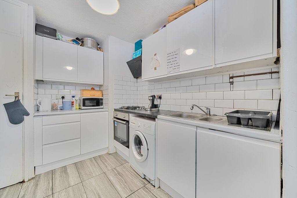 Property photo 2 of 14 1291130-9-6839Ac4...