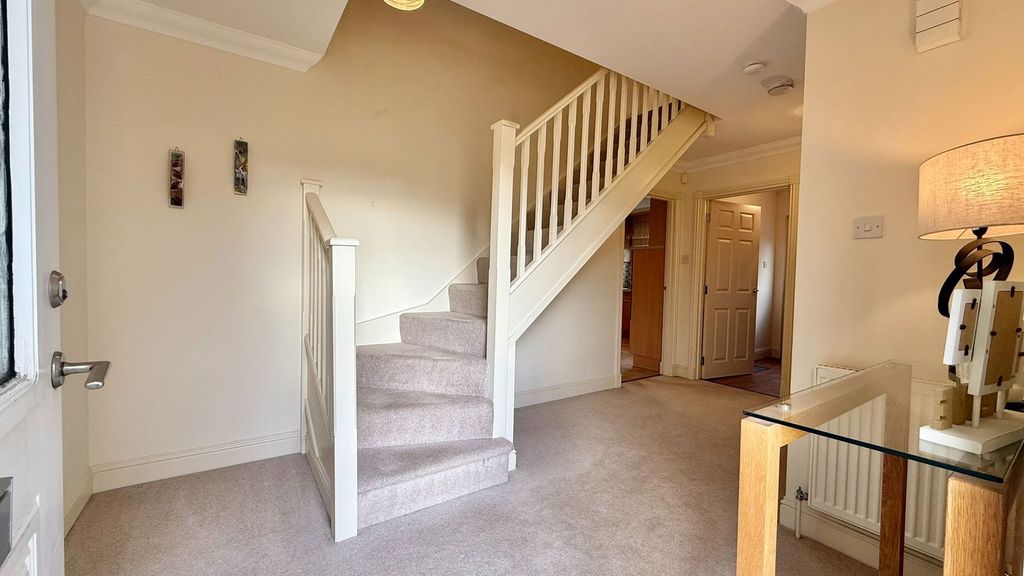 Property photo 3 of 32