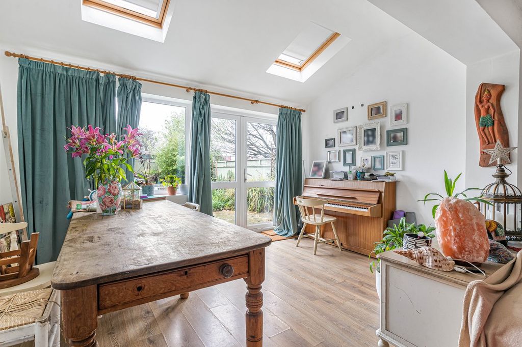 Property photo 2 of 16