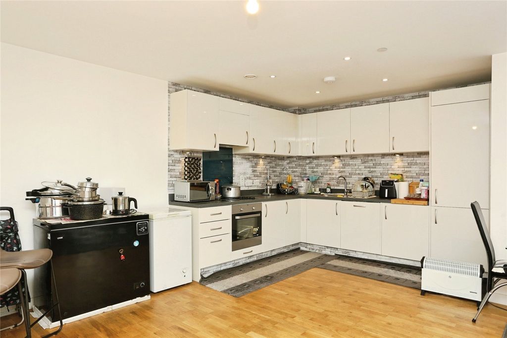 Property photo 3 of 11 Picture No. 10