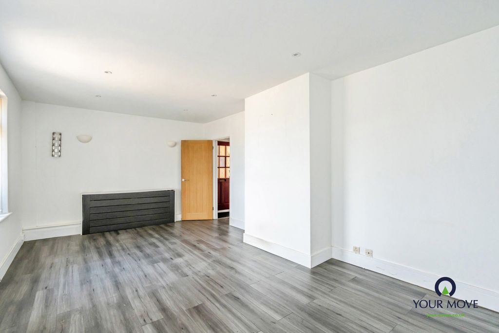 Property photo 3 of 12 Pbox-Img.Jpg
