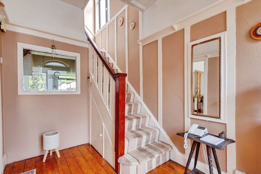 Property photo 2 of 18 Pbox-Img.Jpg
