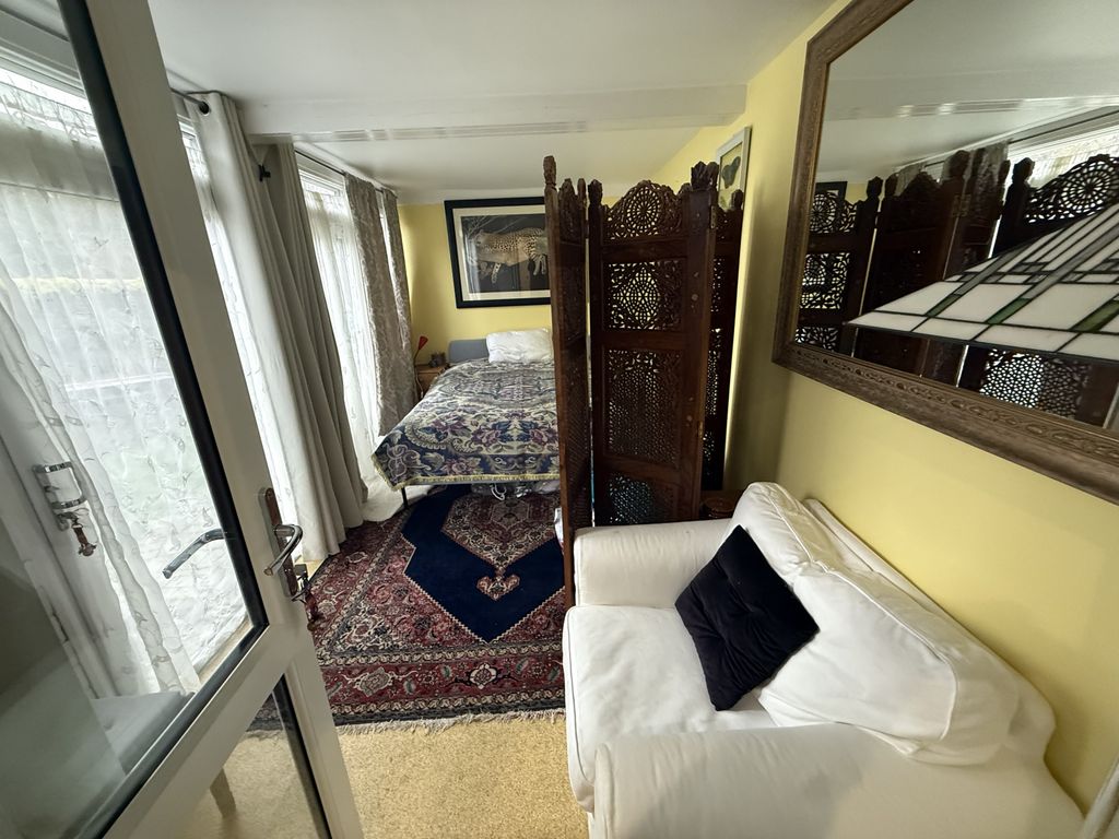 Property photo 3 of 5 Gallery