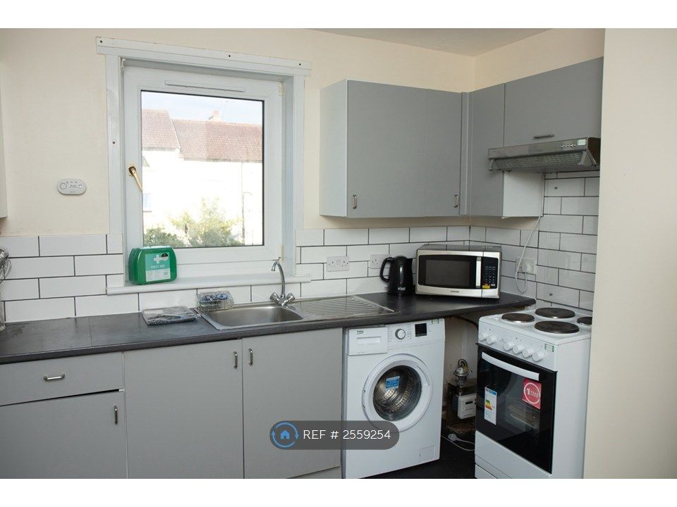 Property photo 3 of 30 Fully Equipped And Spacious Kitchen