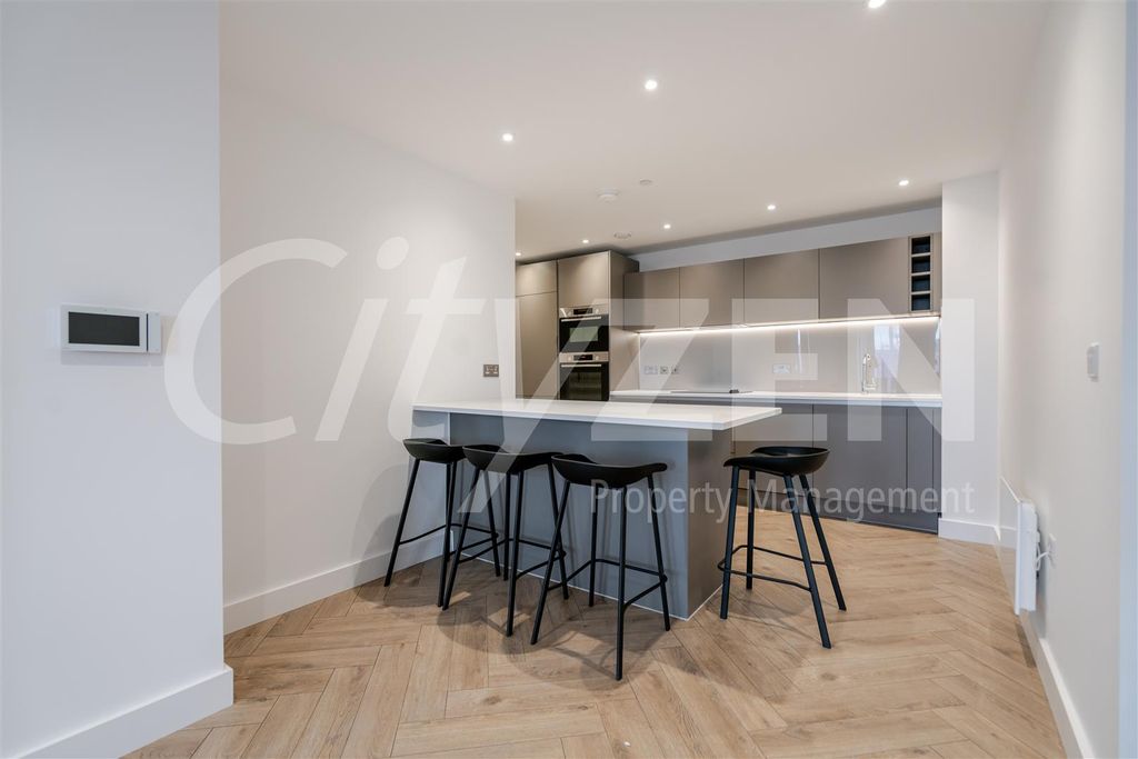 Property photo 2 of 28 Kitchen