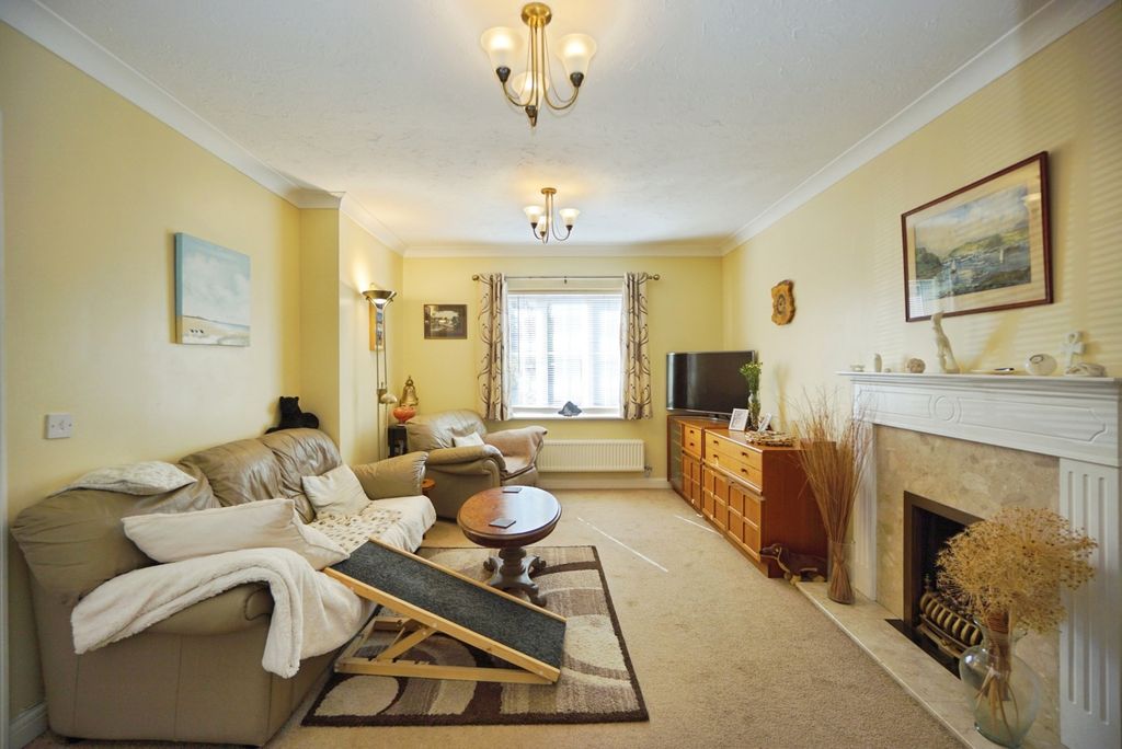 Property photo 3 of 17 Photo