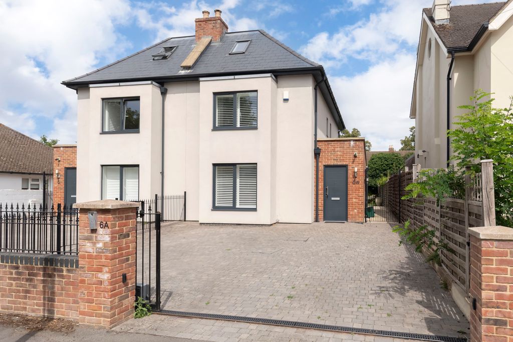 Property photo 1 of 18 Sydenham-01