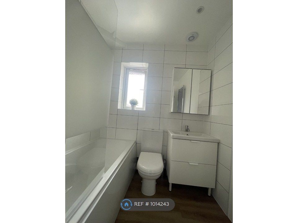 Property photo 3 of 27