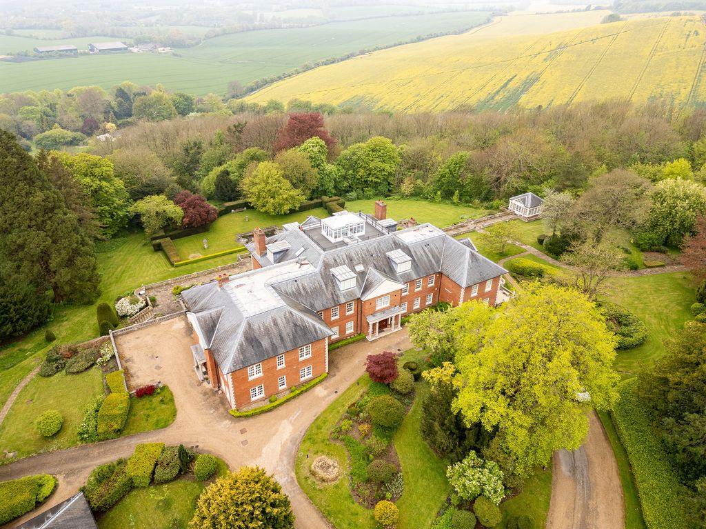 Property photo 1 of 32