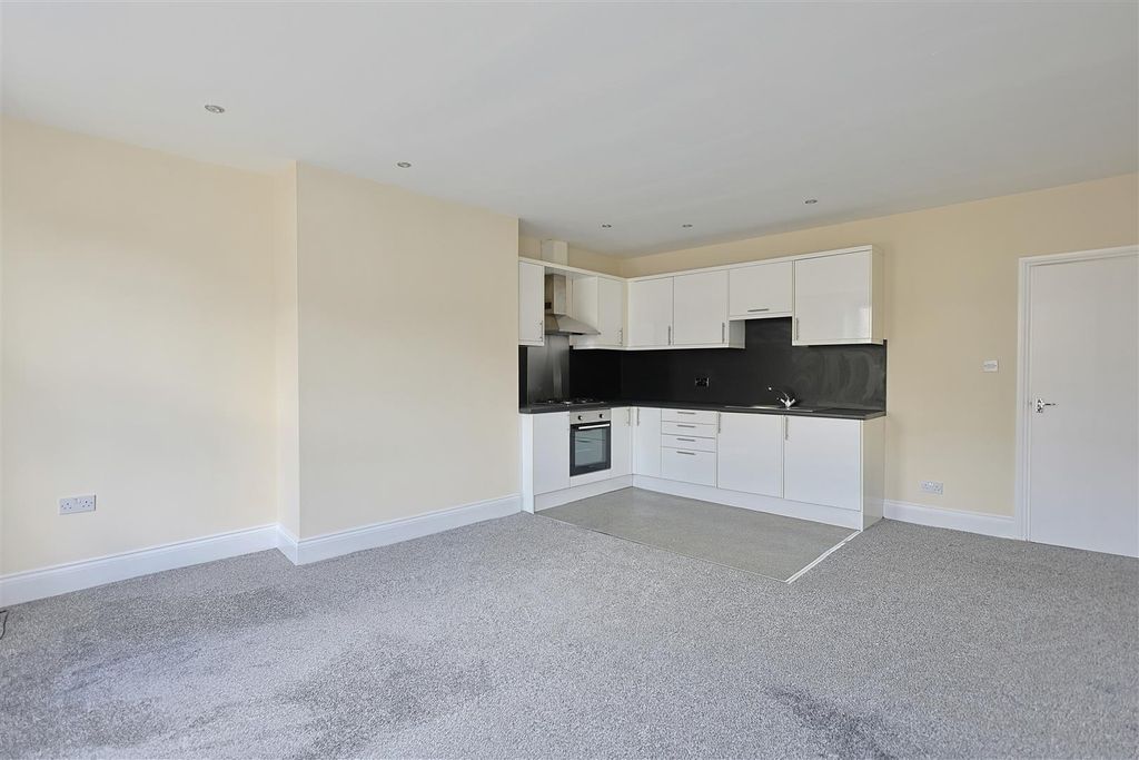 Property photo 1 of 9 F51671Fa-13B5-49Ed-Aeb0-11233691Ab8F_1_201_A.Jpeg