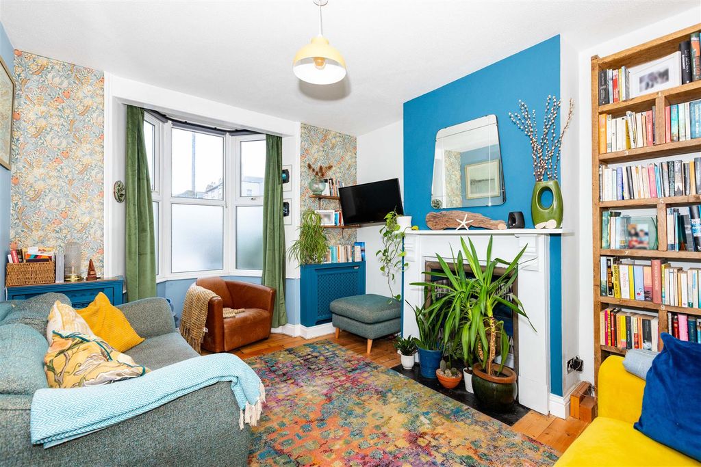 Property photo 2 of 13 Grafton-11.Jpg