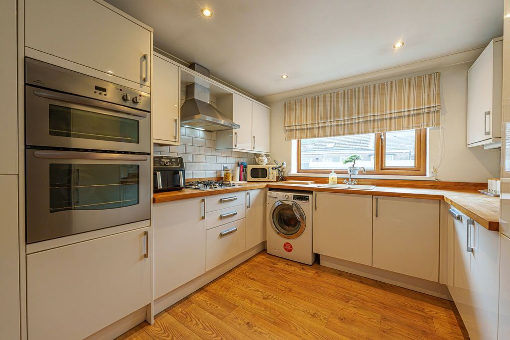 Property photo 2 of 47