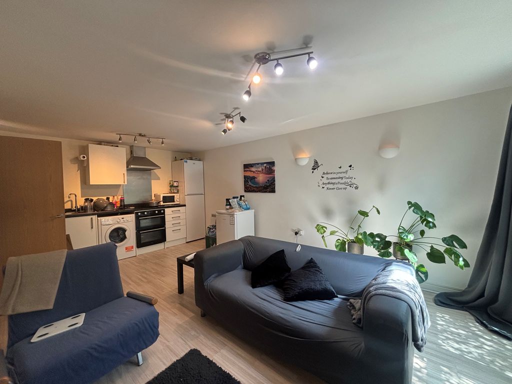 Property photo 2 of 6