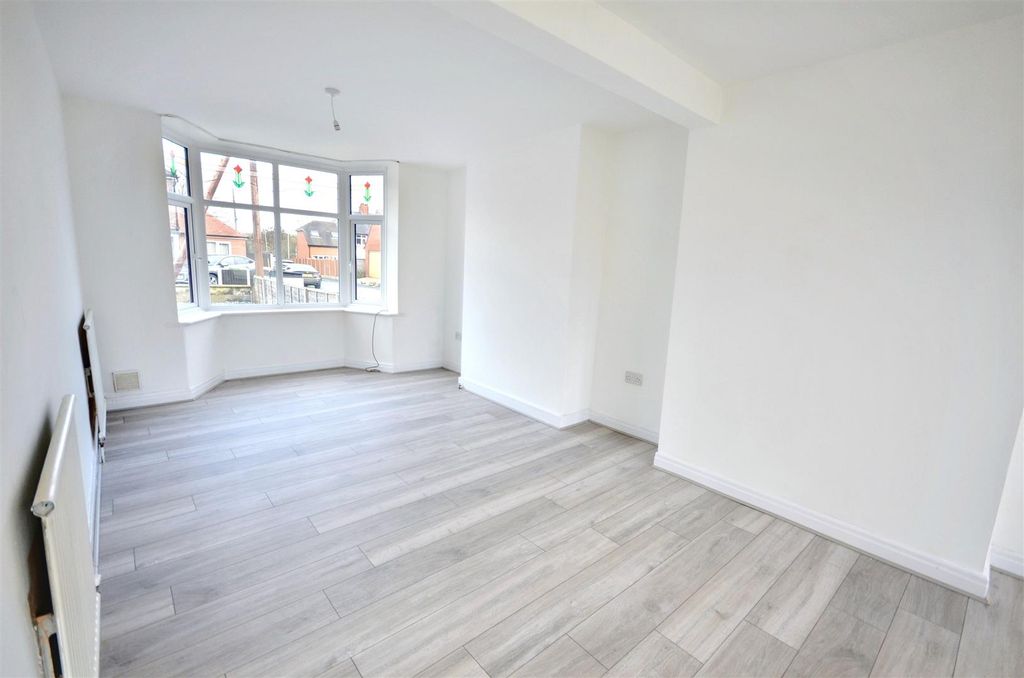 Property photo 2 of 12 Open Plan Lounge / Dining Room