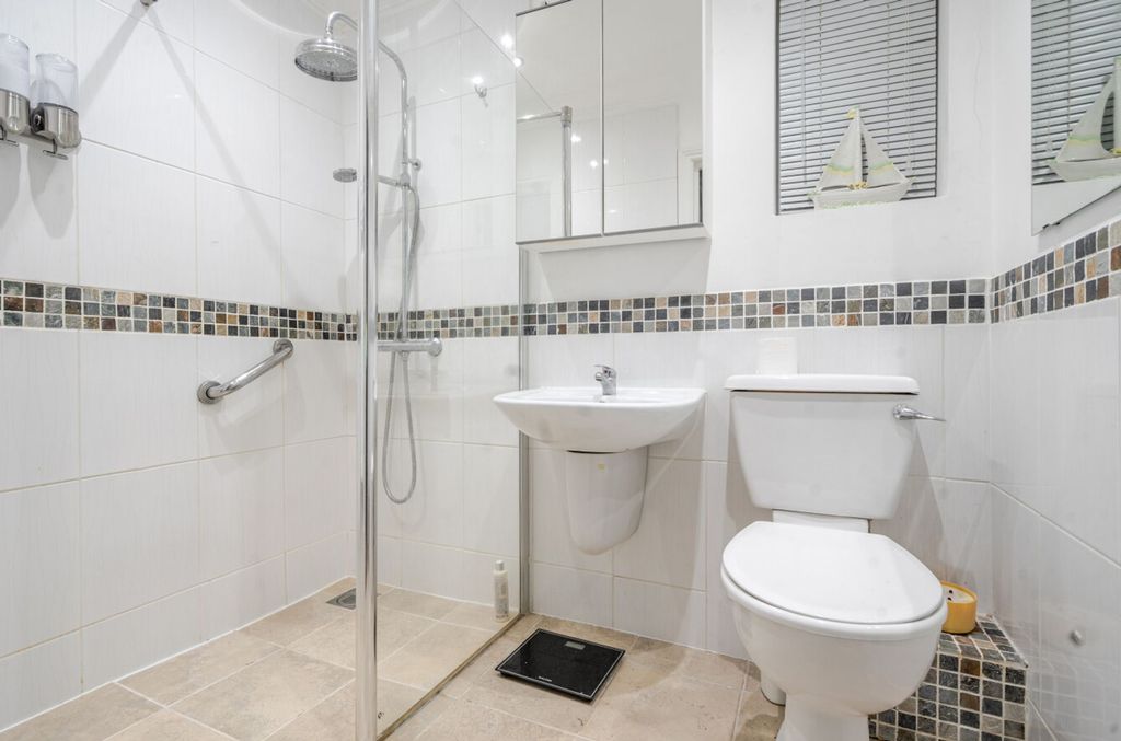 Additional image 22 of 6 bed detached house for saleFarnham Road, Liss GU33