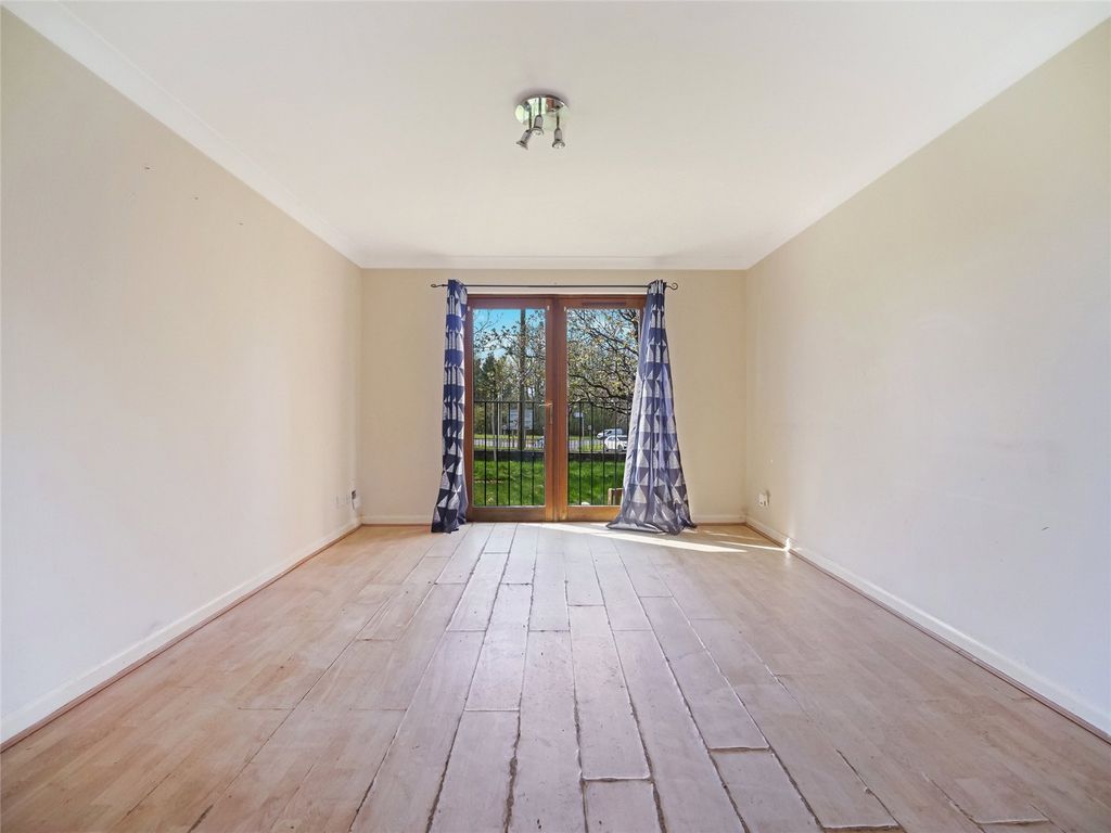 Property photo 2 of 21 Picture No. 20