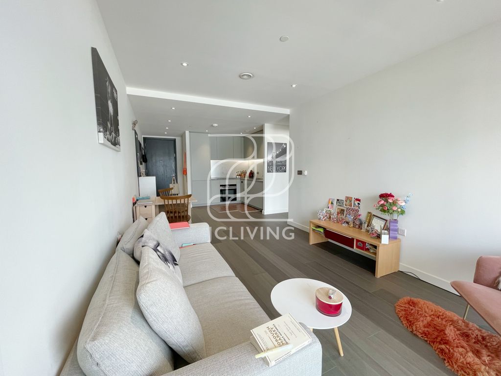 Property photo 2 of 8 Gallery
