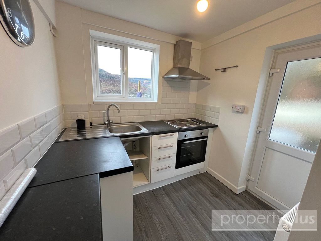 Property photo 2 of 11 Picture No. 09