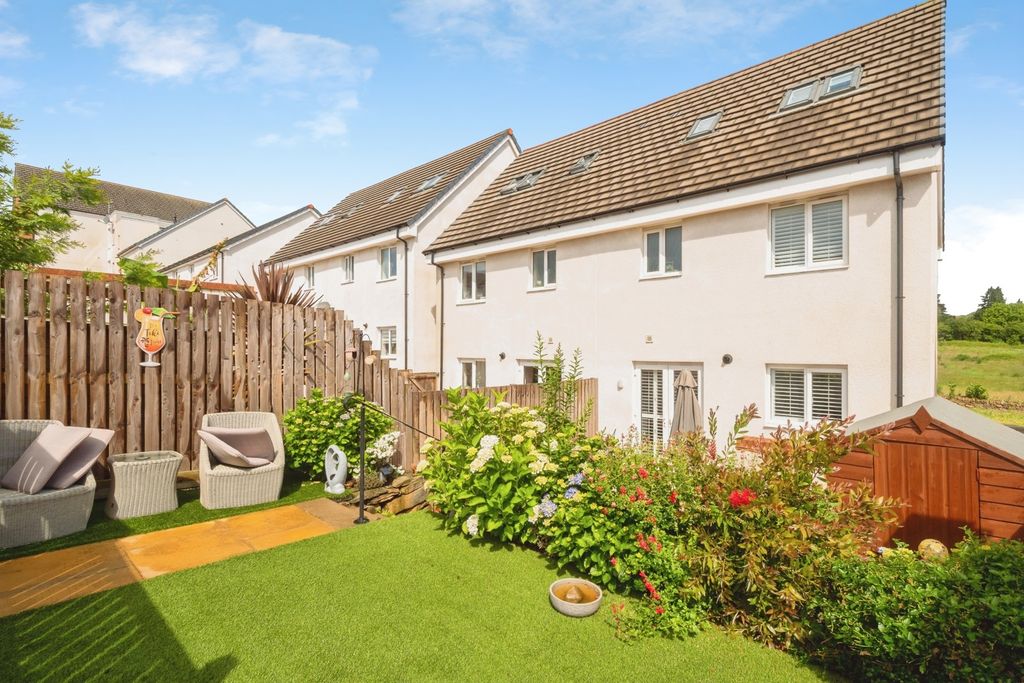 Property photo 3 of 19 Pbox-Img.Jpg