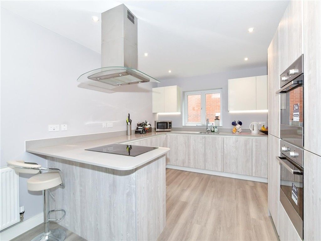 Property photo 2 of 12 Kitchen