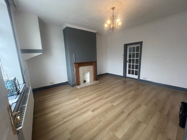 Property photo 2 of 9 Photo