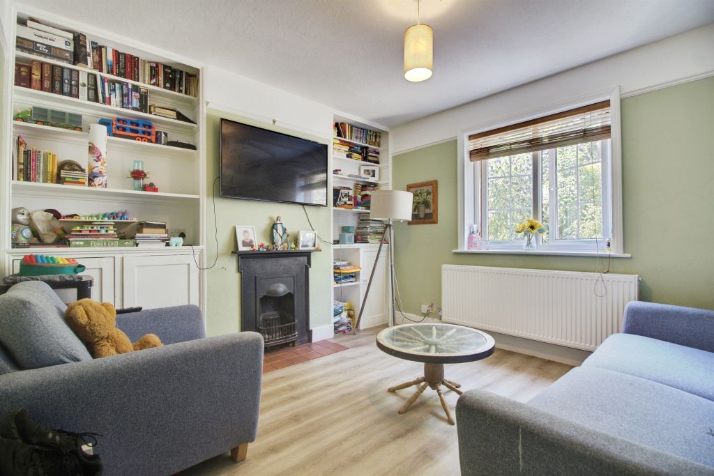 Property photo 2 of 17