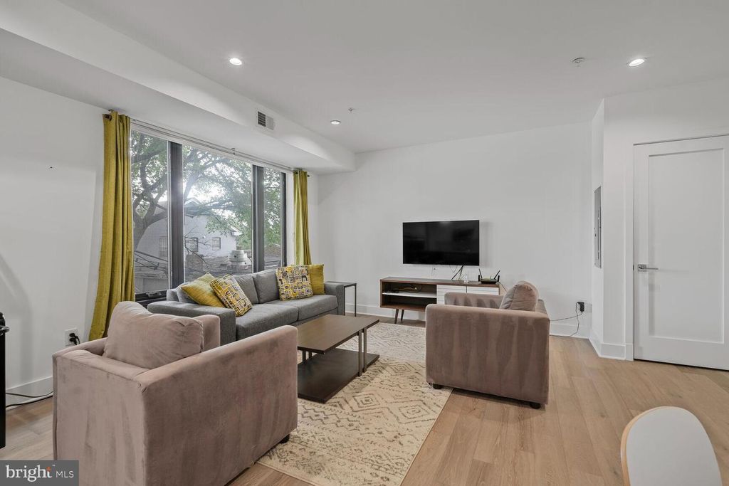 Property photo 3 of 21 <Alttext/>