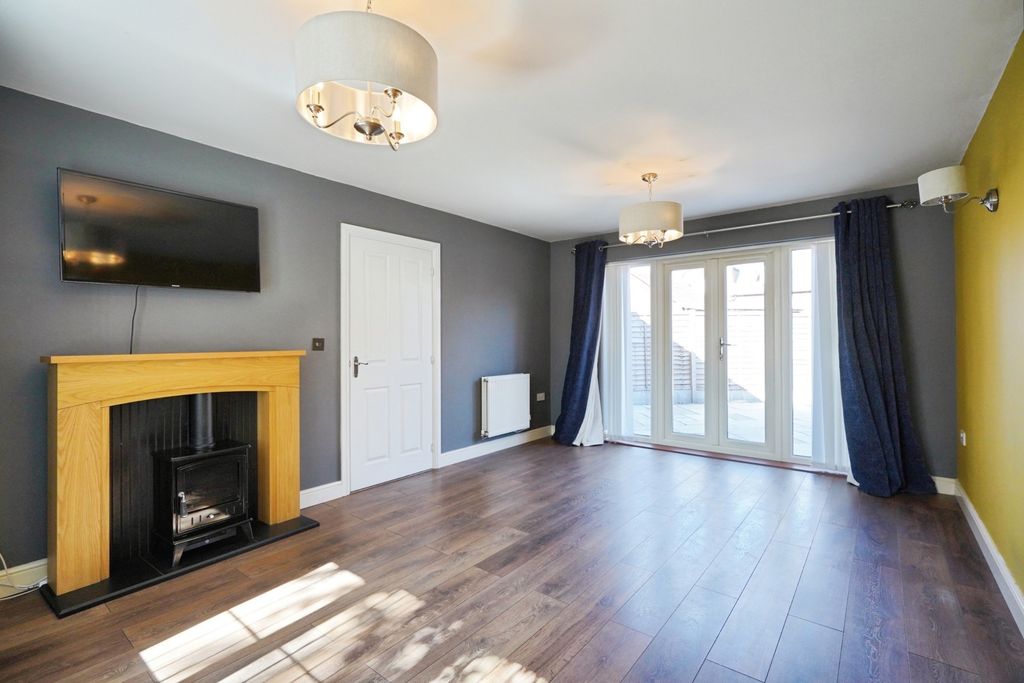 Property photo 2 of 21 Pbox-Img.Jpg