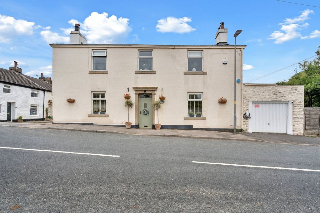 Property photo 1 of 37