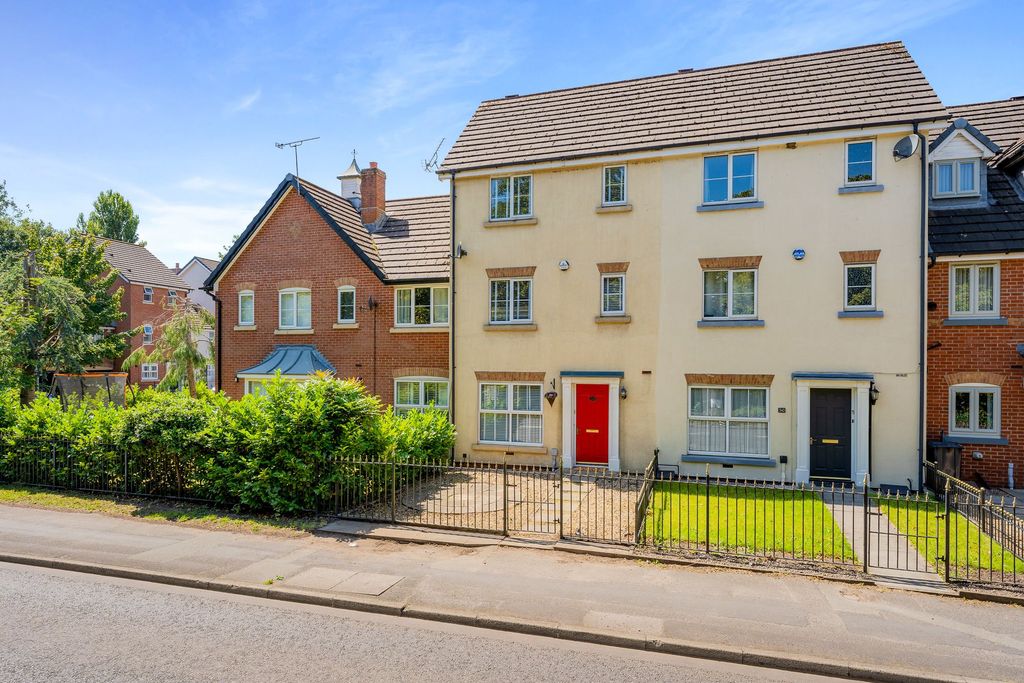 Property photo 1 of 32