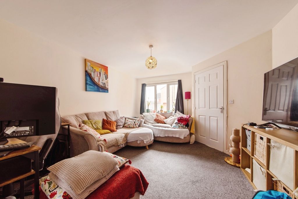 Property photo 2 of 16 Pbox-Img.Jpg