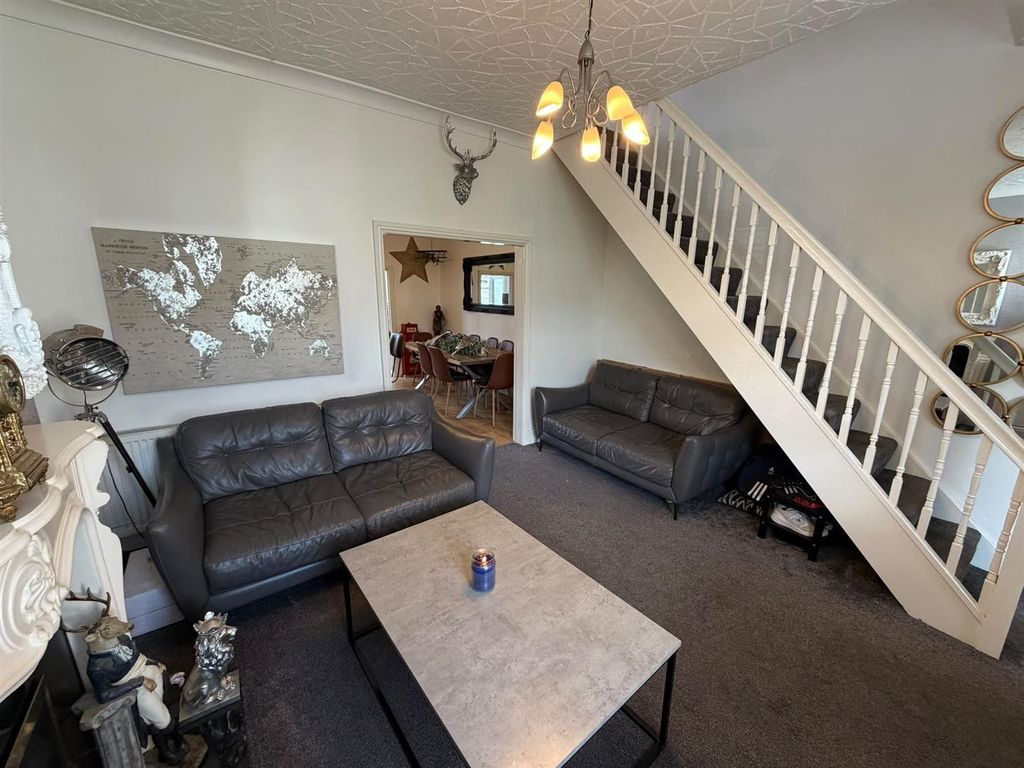 Property photo 3 of 16 Living Room