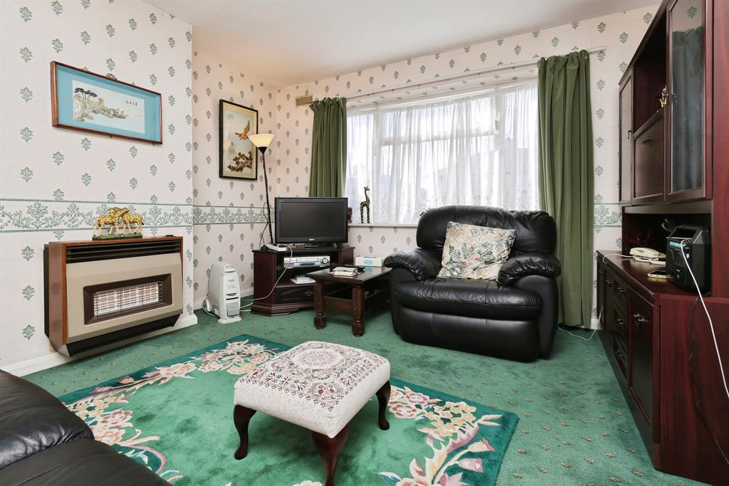 Property photo 3 of 18