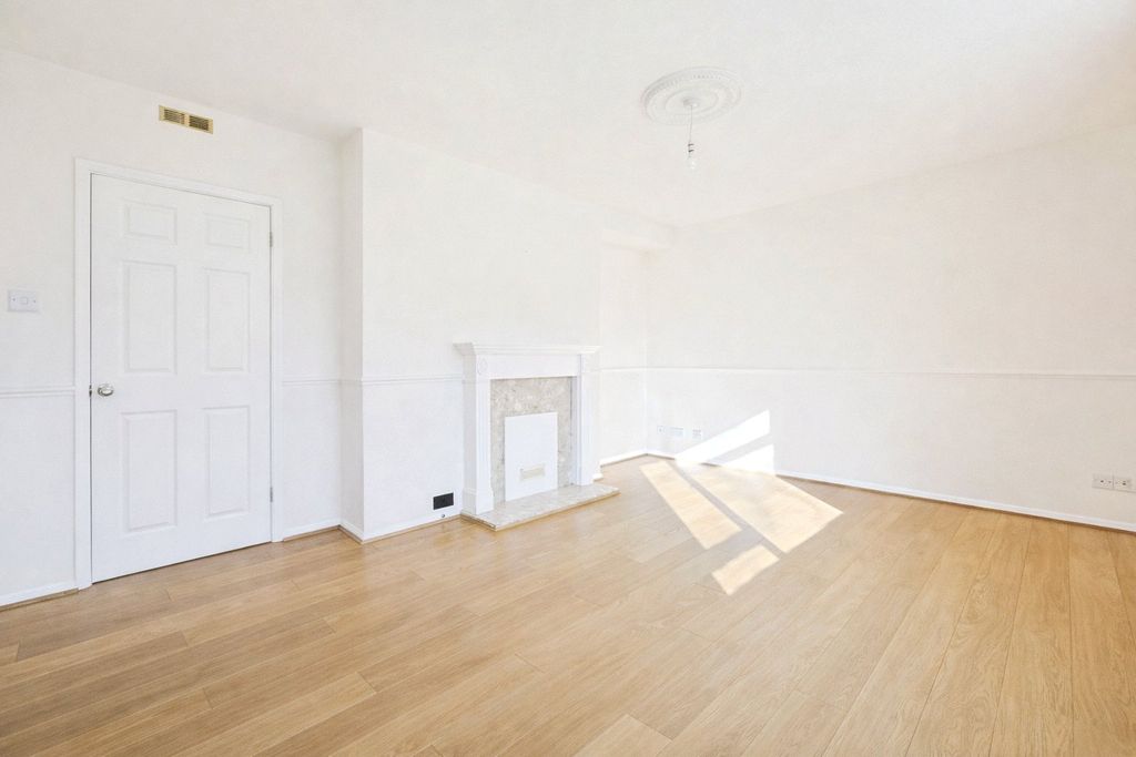 Property photo 2 of 7 Reception Room