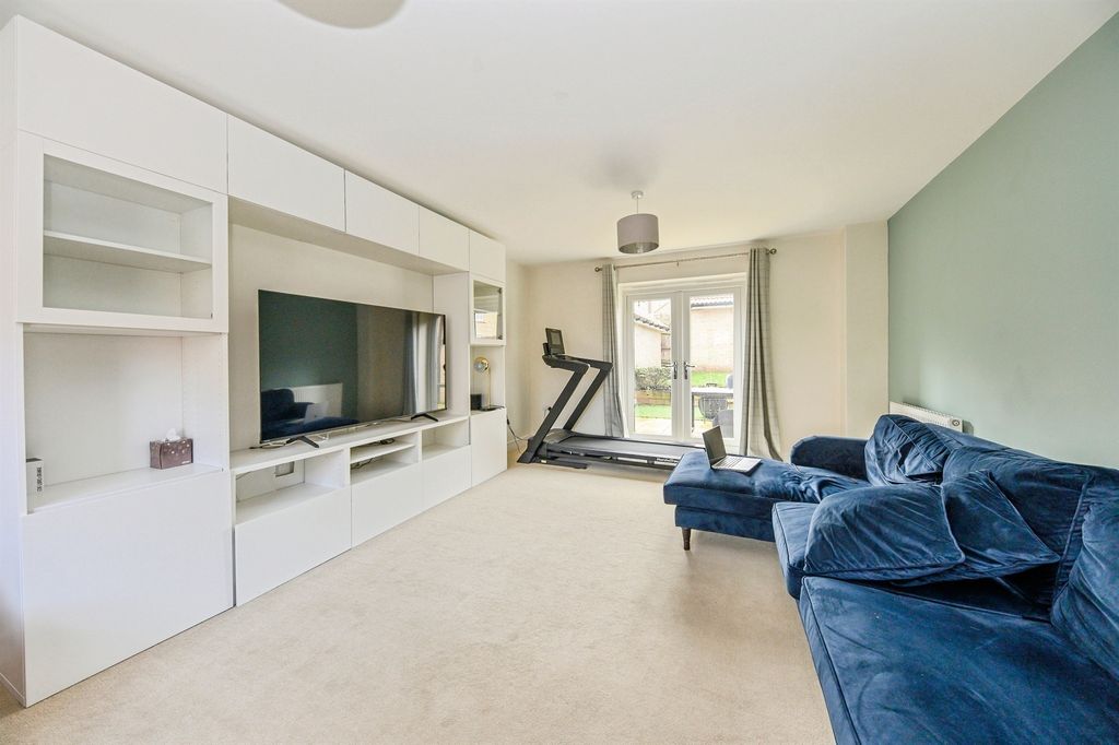 Property photo 2 of 18