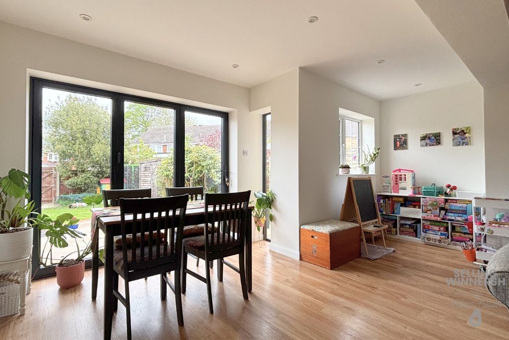 Property photo 2 of 14 4905313