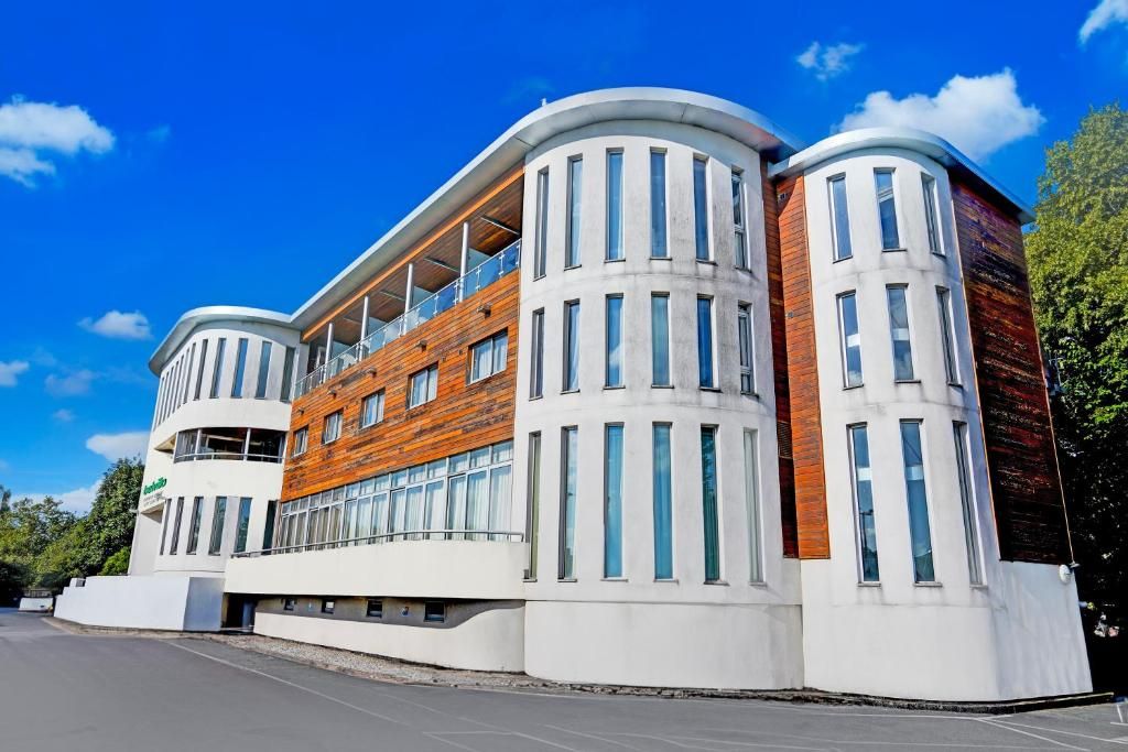 Property photo 2 of 11