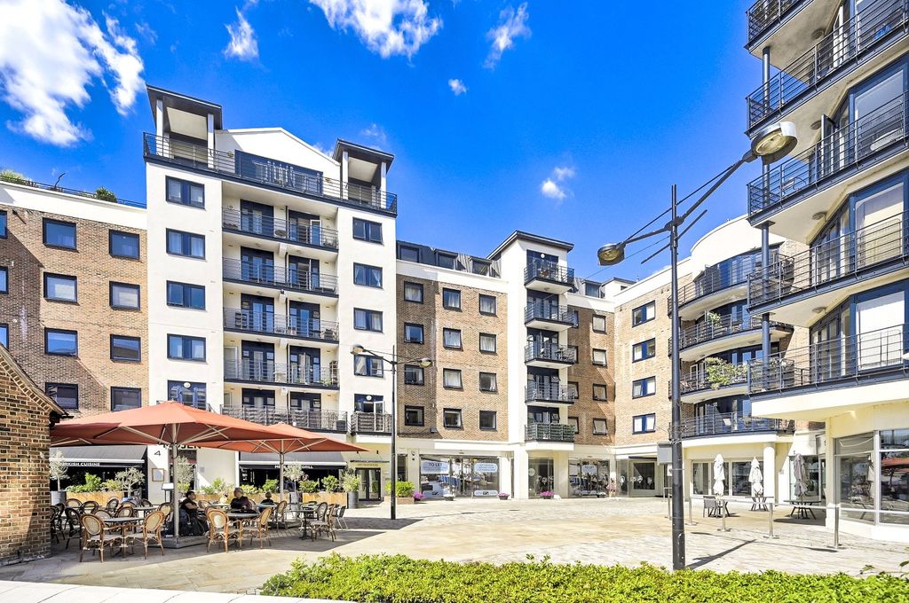 Property photo 1 of 20 Exterior