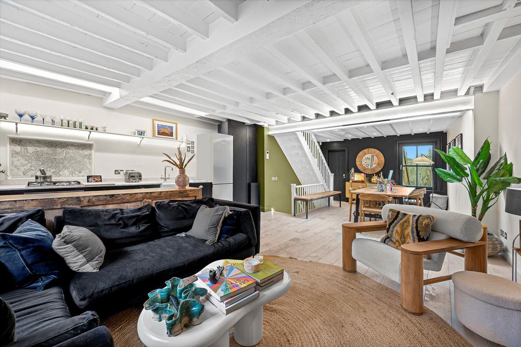 Property photo 1 of 15 Image