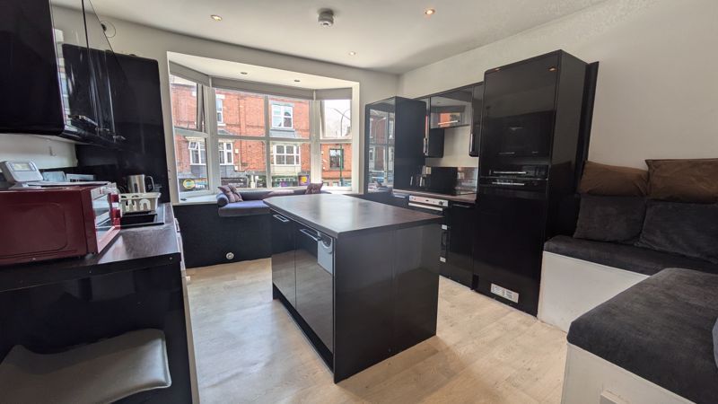 Property photo 1 of 8 Photo 1