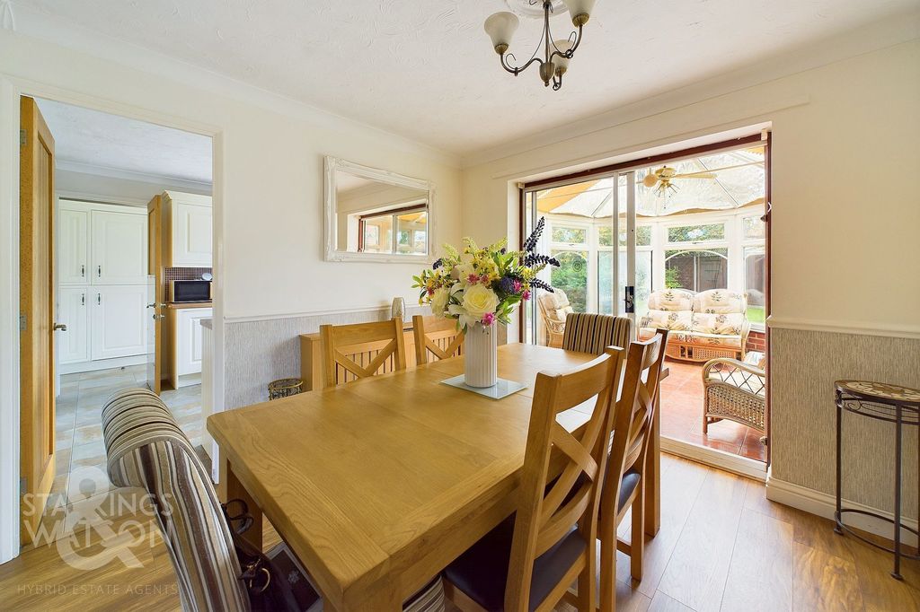 Property photo 1 of 27